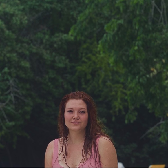 Meet your Posher, Brianna - Picture 2 of 8